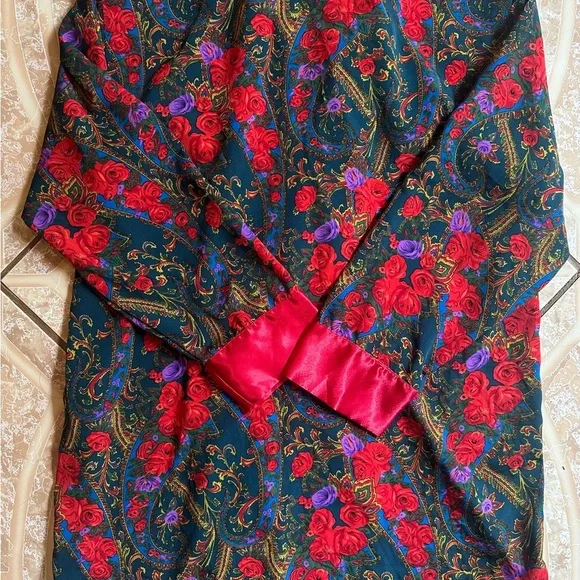 Vintage Victoria Secret Floral Red Robe - Picture 10 of 15